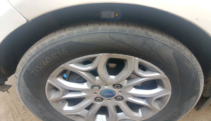 2014 Ford Ecosport TITANIUM 1.5L DIESEL, Diesel, Manual, 1,04,602 km, tyre