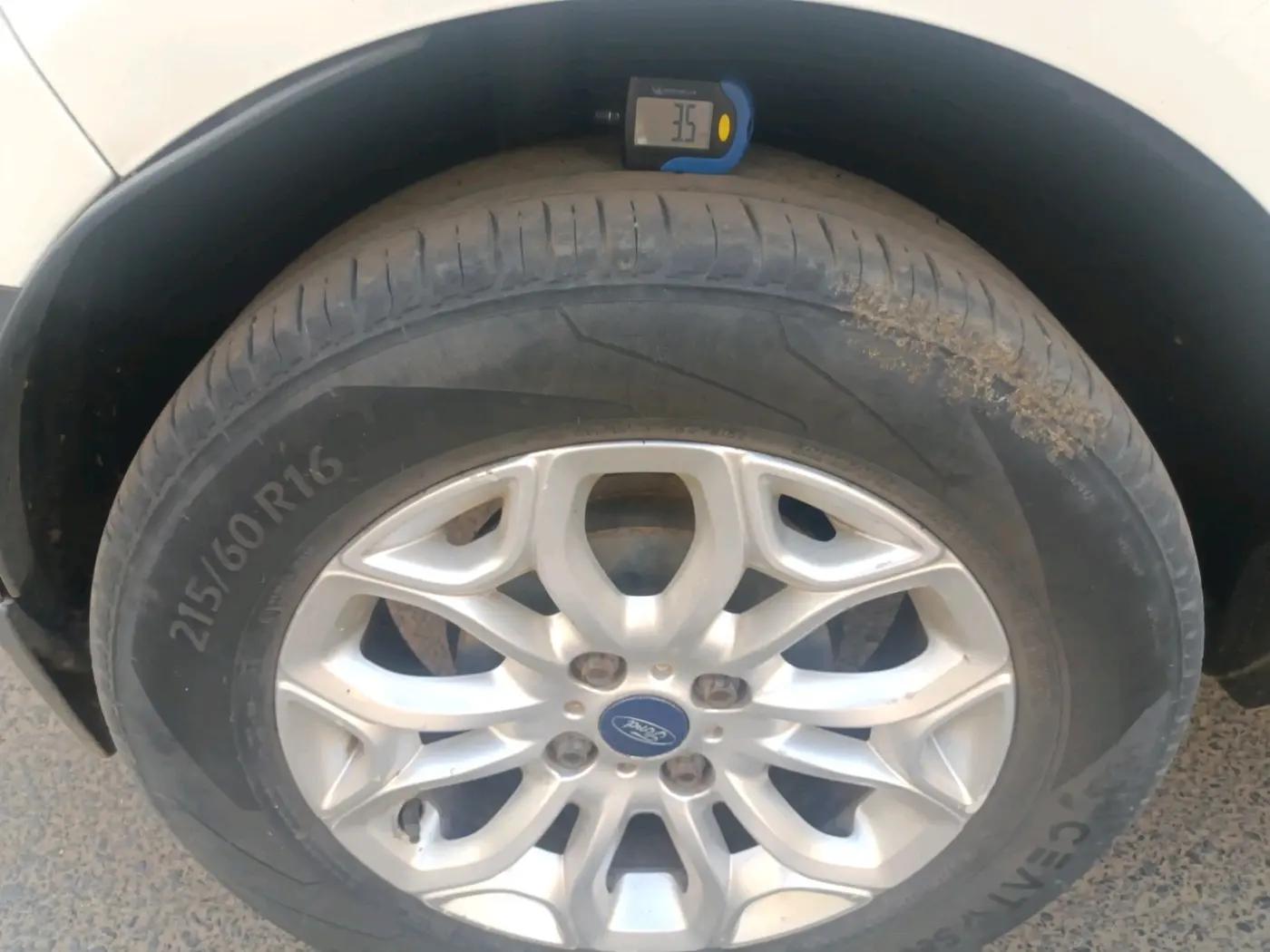 2014 Ford Ecosport TITANIUM 1.5L DIESEL, Diesel, Manual, 1,04,602 km, tyre
