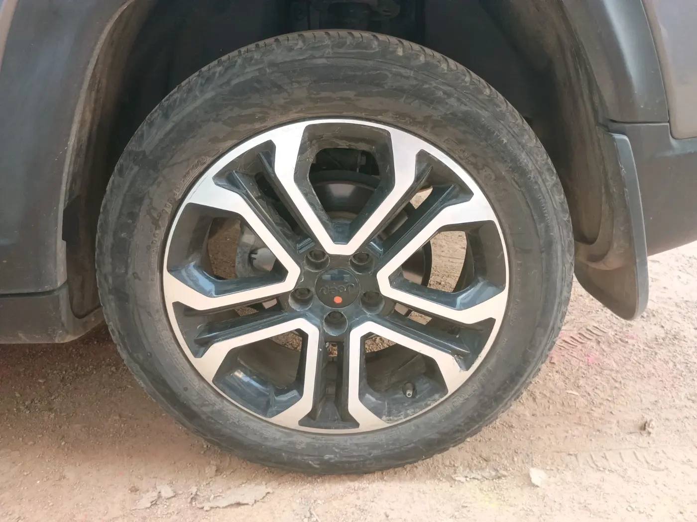 2020 Jeep Compass LIMITED PLUS PETROL AT, Petrol, Automatic, 81,230 km, tyre