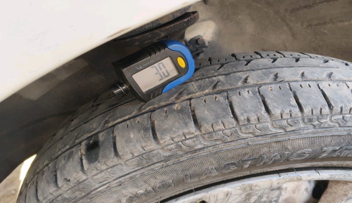 2015 Maruti Wagon R 1.0 LXI CNG, CNG, Manual, 1,61,501 km, tyre