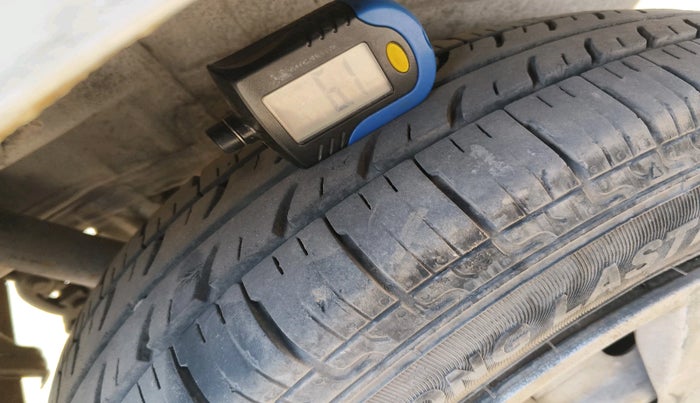 2015 Maruti Wagon R 1.0 LXI CNG, CNG, Manual, 1,61,501 km, tyre