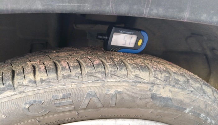 2021 Renault Kwid RXT 1.0 (O), Petrol, Manual, 29,256 km, tyre