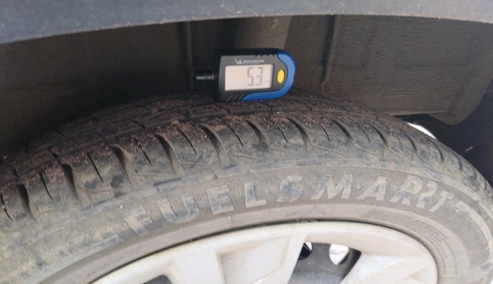 2021 Renault Kwid RXT 1.0 (O), Petrol, Manual, 29,256 km, tyre