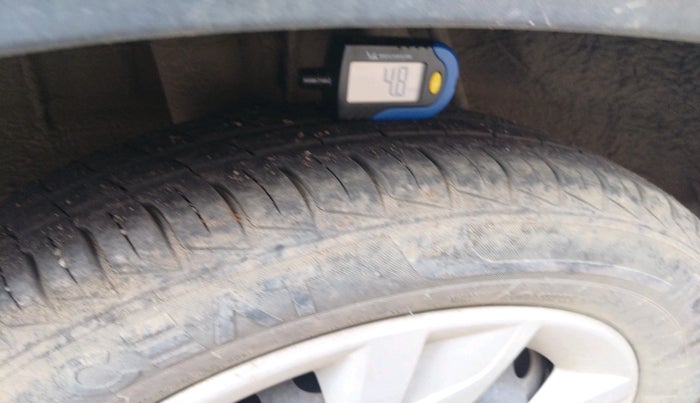 2021 Renault Kwid RXT 1.0 (O), Petrol, Manual, 29,256 km, tyre