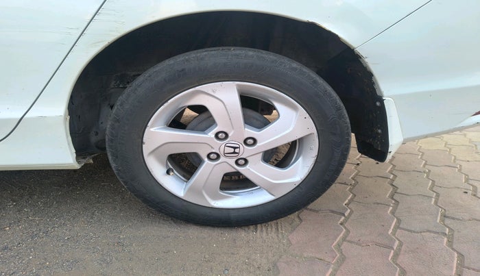 2015 Honda City 1.5L I-DTEC V, Diesel, Manual, 1,57,391 km, tyre