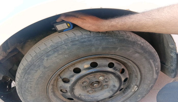 2011 Maruti Swift Dzire VDI, Diesel, Manual, 1,32,561 km, tyre