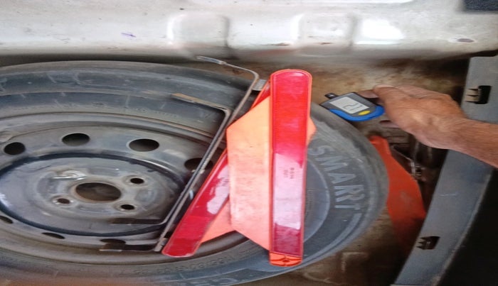 2011 Maruti Swift Dzire VDI, Diesel, Manual, 1,32,561 km, tyre