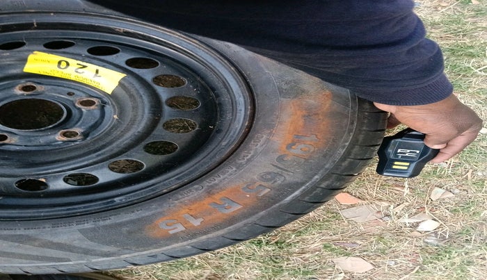 2019 Hyundai VENUE SX(O) 1.4 CRDI, Diesel, Manual, 1,25,829 km, tyre