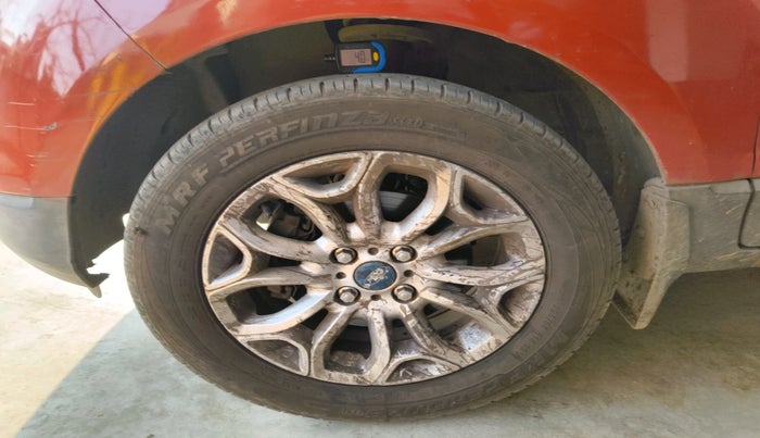 2015 Ford Ecosport TITANIUM 1.5L DIESEL (OPT), Diesel, Manual, 1,19,231 km, tyre