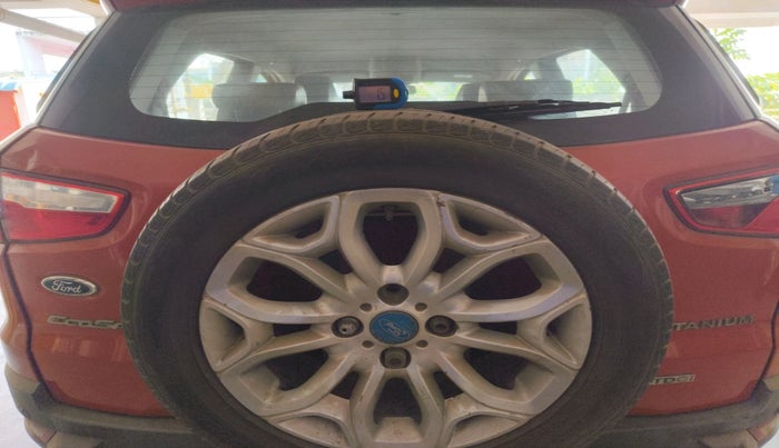 2015 Ford Ecosport TITANIUM 1.5L DIESEL (OPT), Diesel, Manual, 1,19,231 km, tyre