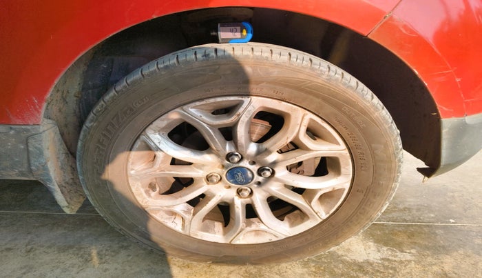 2015 Ford Ecosport TITANIUM 1.5L DIESEL (OPT), Diesel, Manual, 1,19,231 km, tyre