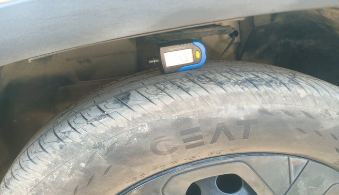 2023 Tata PUNCH ACCOMPLISHED MT CNG, CNG, Manual, 40,019 km, tyre