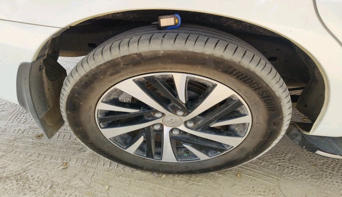 2023 Toyota Innova Crysta 2.4 ZX 7STR, Diesel, Manual, 62,634 km, tyre