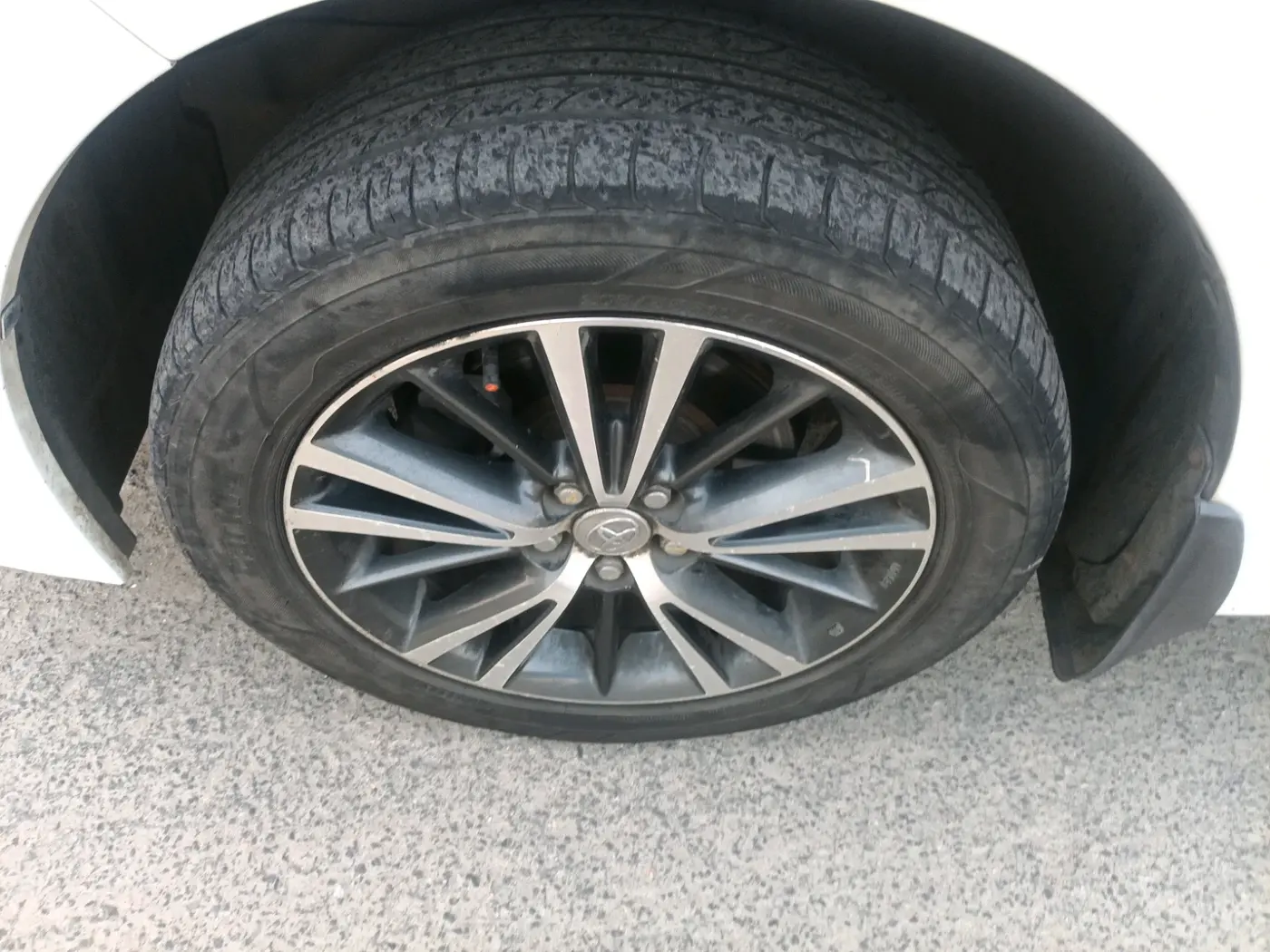 2017 Toyota Corolla Altis VL CVT PETROL, Petrol, Automatic, 1,24,242 km, tyre