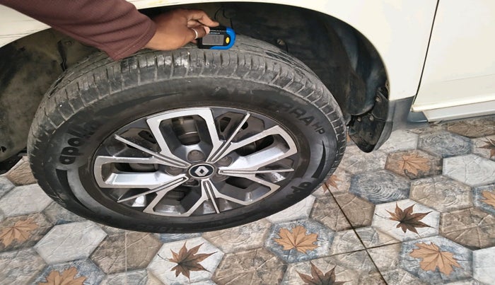 2021 Renault Duster RXZ 1.5 PETROL MT, Petrol, Manual, 28,233 km, tyre