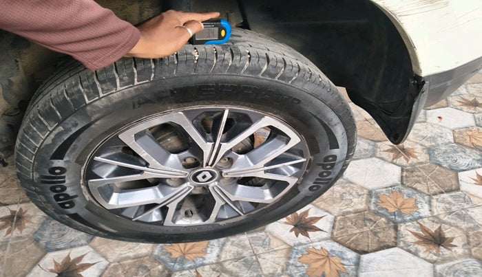 2021 Renault Duster RXZ 1.5 PETROL MT, Petrol, Manual, 28,233 km, tyre