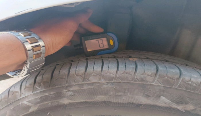 2013 Ford Figo ZXI 1.2 PETROL, Petrol, Manual, 1,15,788 km, tyre