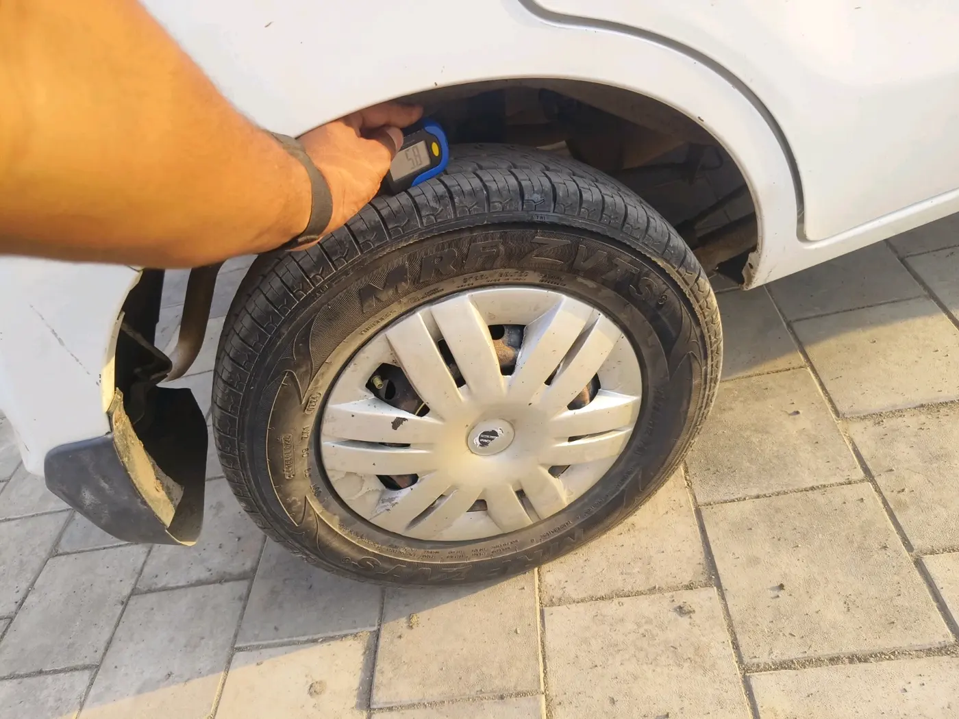 2019 Maruti Alto 800 LXI, Petrol, Manual, 48,512 km, tyre