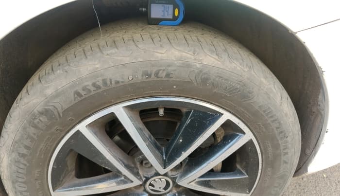 2019 Skoda Rapid STYLE 1.6 MPI AT, Petrol, Automatic, 1,18,849 km, tyre
