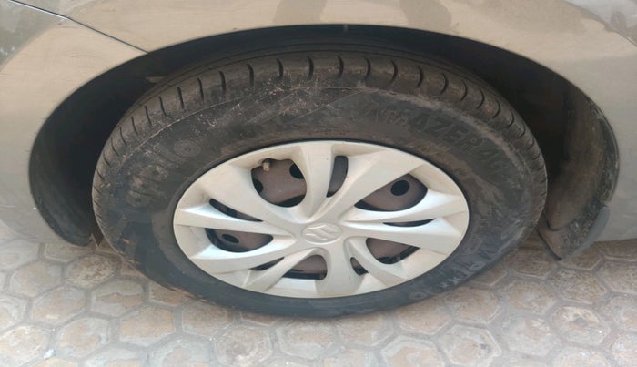 2018 Maruti Swift VXI, Petrol, Manual, 62,226 km, tyre