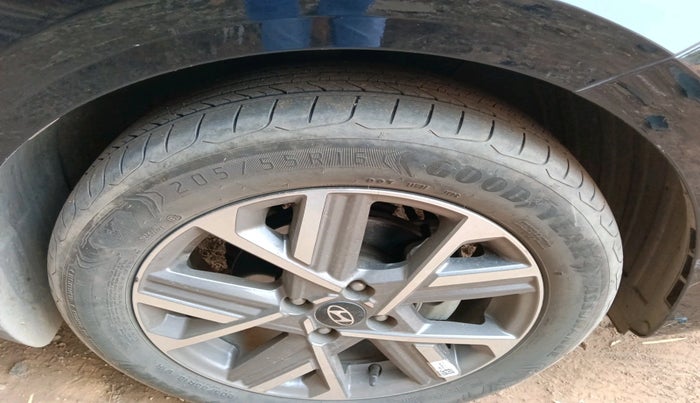 2023 Hyundai Verna SX 1.5 l MPI, Petrol, Manual, 15,192 km, tyre