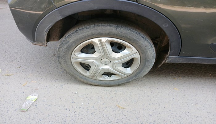 2021 Tata NEXON XM PETROL, Petrol, Manual, 62,049 km, tyre