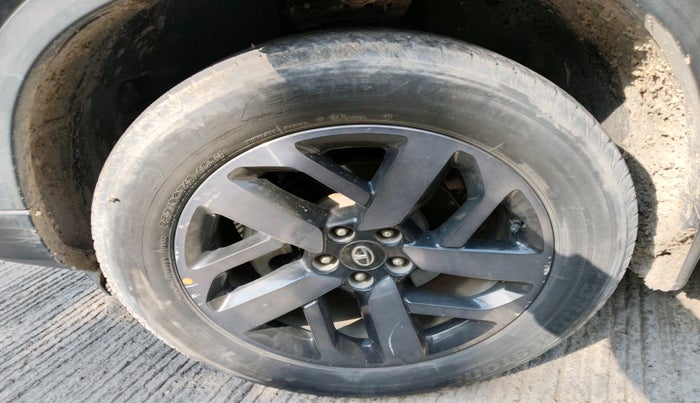 2022 Tata Safari XZA PLUS DARK EDITION, Diesel, Automatic, 63,857 km, tyre