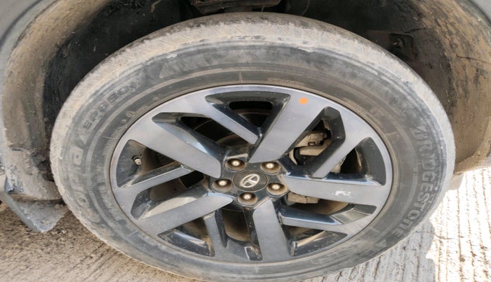 2022 Tata Safari XZA PLUS DARK EDITION, Diesel, Automatic, 63,857 km, tyre