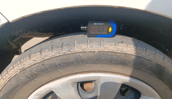 2013 Hyundai Eon ERA +, Petrol, Manual, 79,330 km, tyre