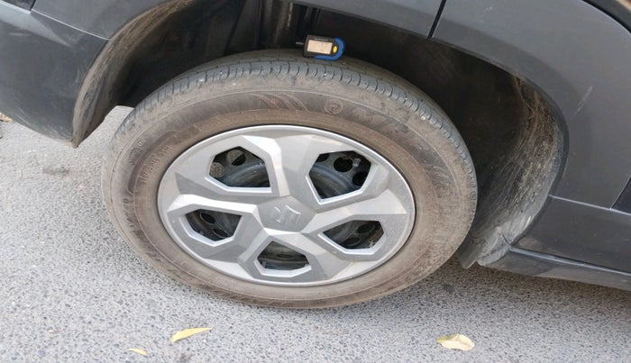 2025 Maruti BREZZA VXI, Petrol, Manual, 6,404 km, tyre