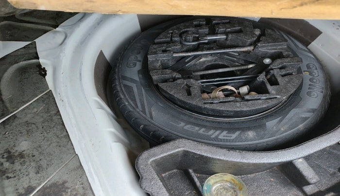 2016 Skoda Rapid AMBITION 1.5 TDI AT, Diesel, Automatic, 1,53,489 km, tyre