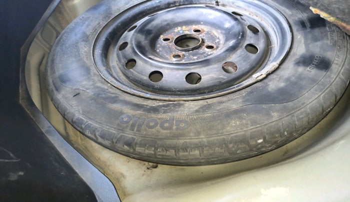 2013 Maruti Swift VXI, Petrol, Manual, 85,152 km, tyre