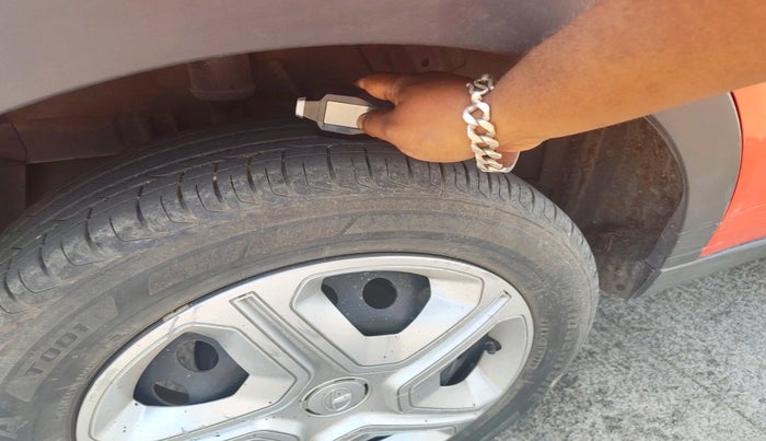 2022 Tata NEXON XM SUNROOF PETROL, Petrol, Manual, 42,603 km, tyre