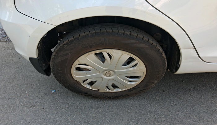 2016 Maruti Swift VXI, Petrol, Manual, 65,980 km, tyre