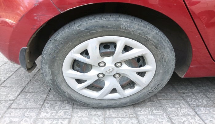 2018 Hyundai Grand i10 MAGNA 1.2 KAPPA VTVT, Petrol, Manual, 1,06,061 km, tyre