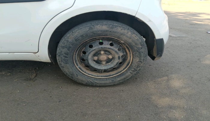 2010 Maruti Ritz VDI, Diesel, Manual, 1,22,827 km, tyre