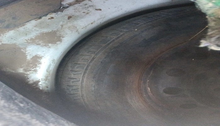 2010 Maruti Ritz VDI, Diesel, Manual, 1,22,827 km, tyre