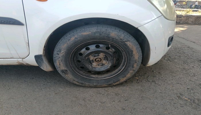 2010 Maruti Ritz VDI, Diesel, Manual, 1,22,827 km, tyre