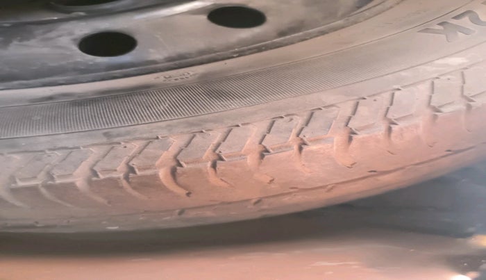 2013 Maruti Swift Dzire VDI, Diesel, Manual, 1,22,629 km, tyre