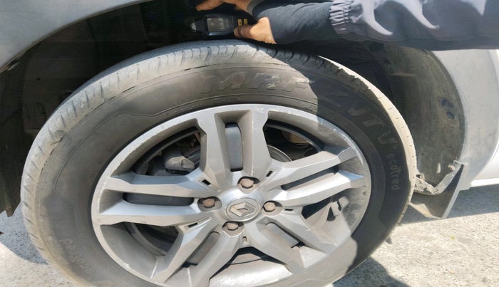 2020 Renault TRIBER RXZ AMT, Petrol, Automatic, 97,409 km, tyre