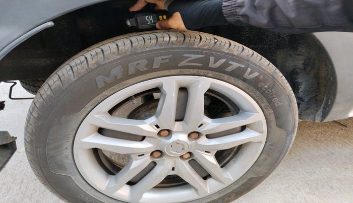 2020 Renault TRIBER RXZ AMT, Petrol, Automatic, 97,409 km, tyre