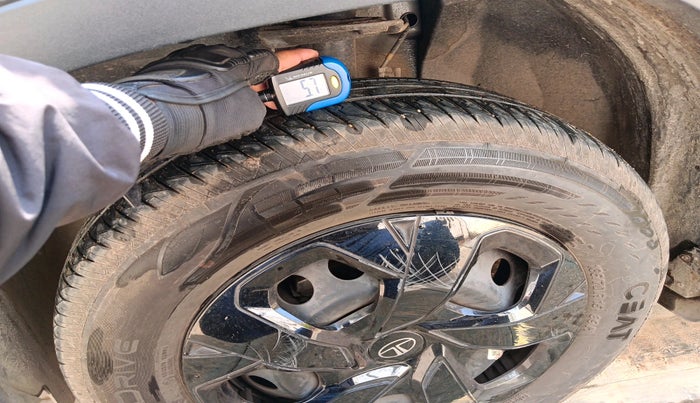 2025 Tata PUNCH Adventure Plus AMT, Petrol, Automatic, 4,475 km, tyre