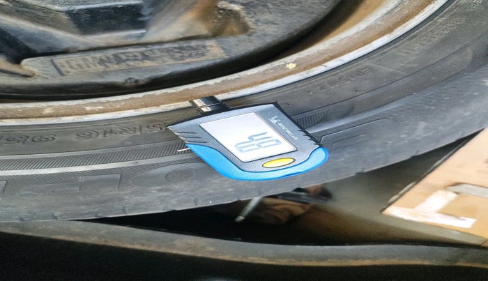 2011 Chevrolet Cruze LTZ, Diesel, Manual, 76,817 km, tyre