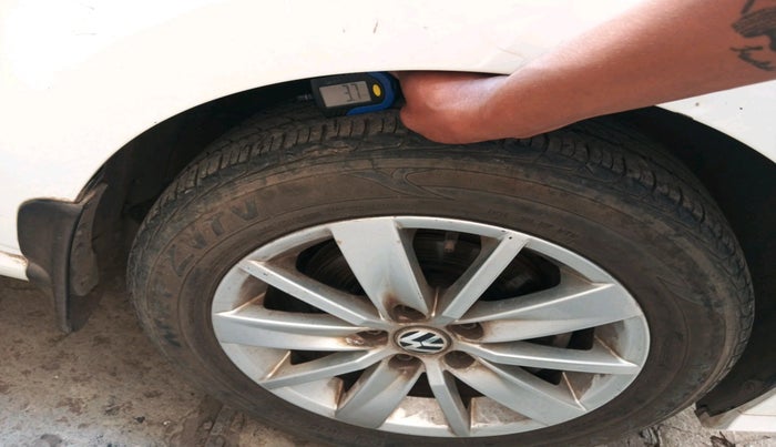 2016 Volkswagen Ameo HIGHLINE1.2L, Petrol, Manual, 40,404 km, tyre