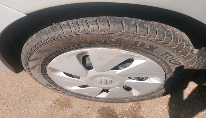 2015 Maruti Celerio VXI CNG, CNG, Manual, 1,04,298 km, tyre