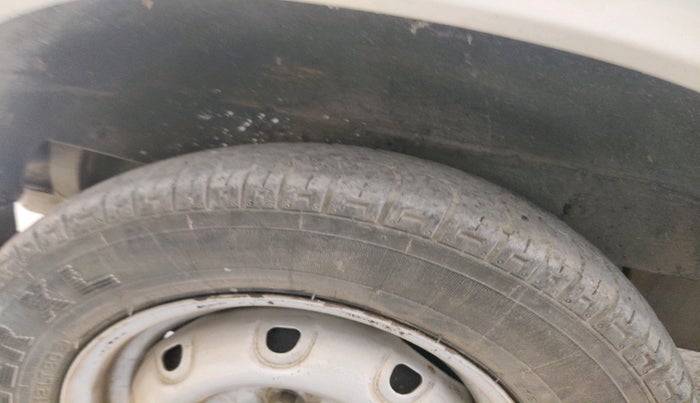 2013 Maruti OMNI E 8 STR, Petrol, Manual, 53,563 km, tyre