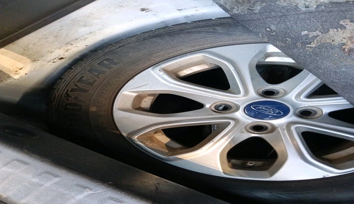 2016 Ford New Figo TITANIUM1.5 DIESEL, Diesel, Manual, 1,79,634 km, tyre