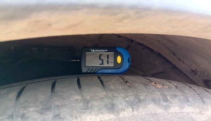 2017 Tata Hexa XT 4X2 7 STR, Diesel, Manual, 1,82,687 km, tyre