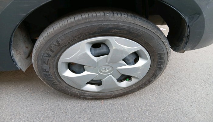 2022 Tata TIGOR XZ CNG, CNG, Manual, 82,653 km, tyre