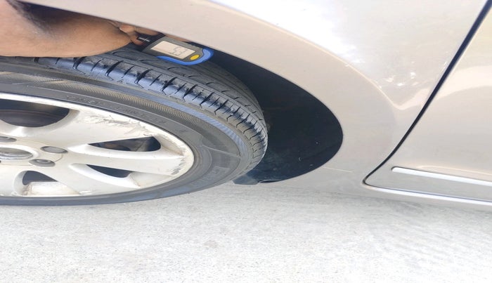 2012 Skoda Superb ELEGANCE 2.0 TDI CR AT, Diesel, Automatic, 1,35,516 km, tyre